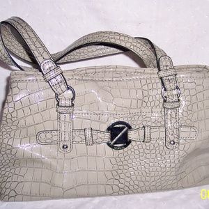 NINE & CO NEW YORK ALLIGATOR PATTERN SHINY